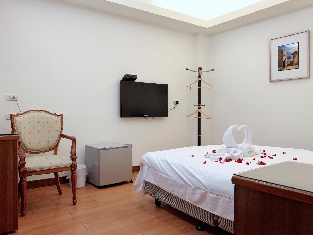 Mucha Boutique Hotel Yilan Exterior photo